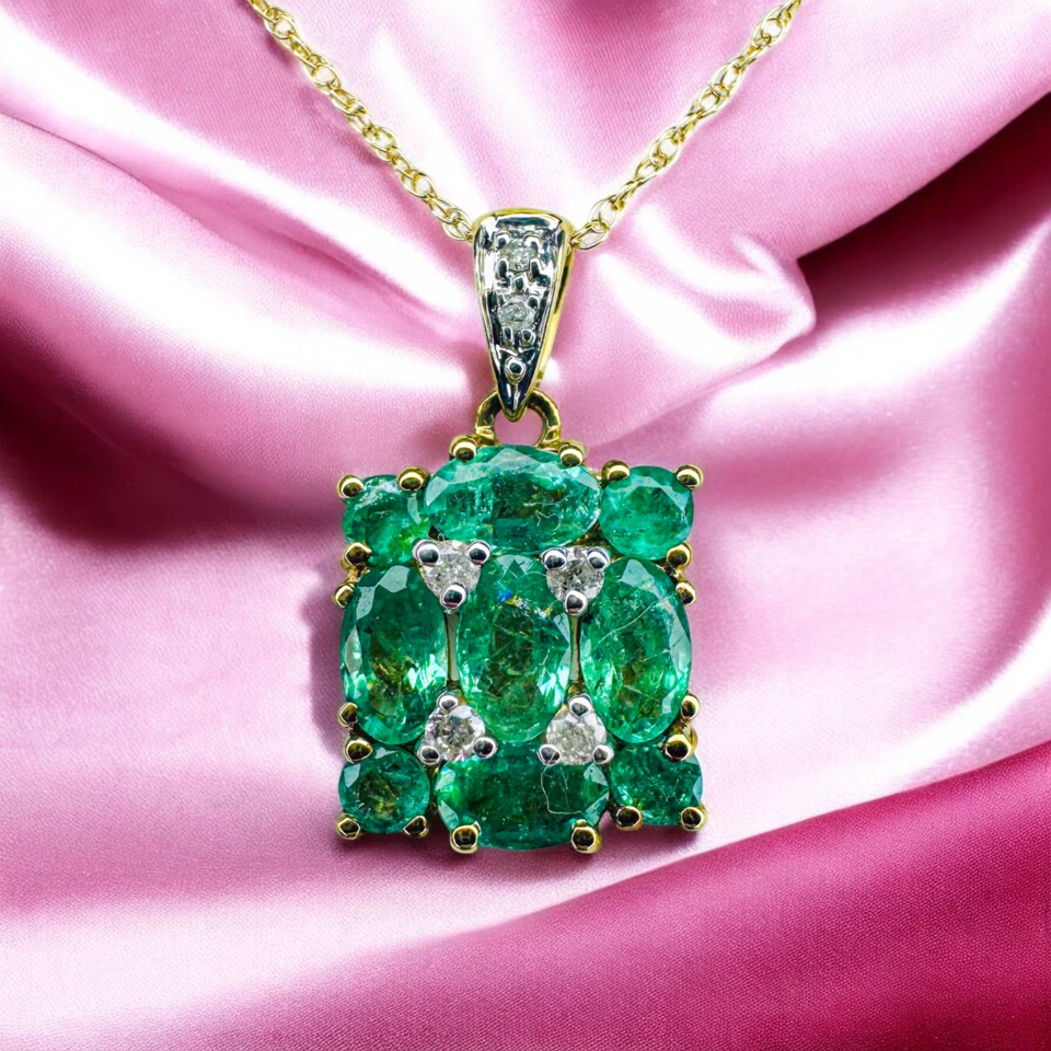 ESTATE- Natural Colombian Emerald & Diamond Necklace in 10K Yellow Gold - 18" - Image 4 of 4