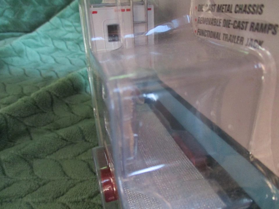 Camión y remolque Johnny Lightning Ford F-150 1993 con cámper y remolque abierto para carros Foto 4 de 4