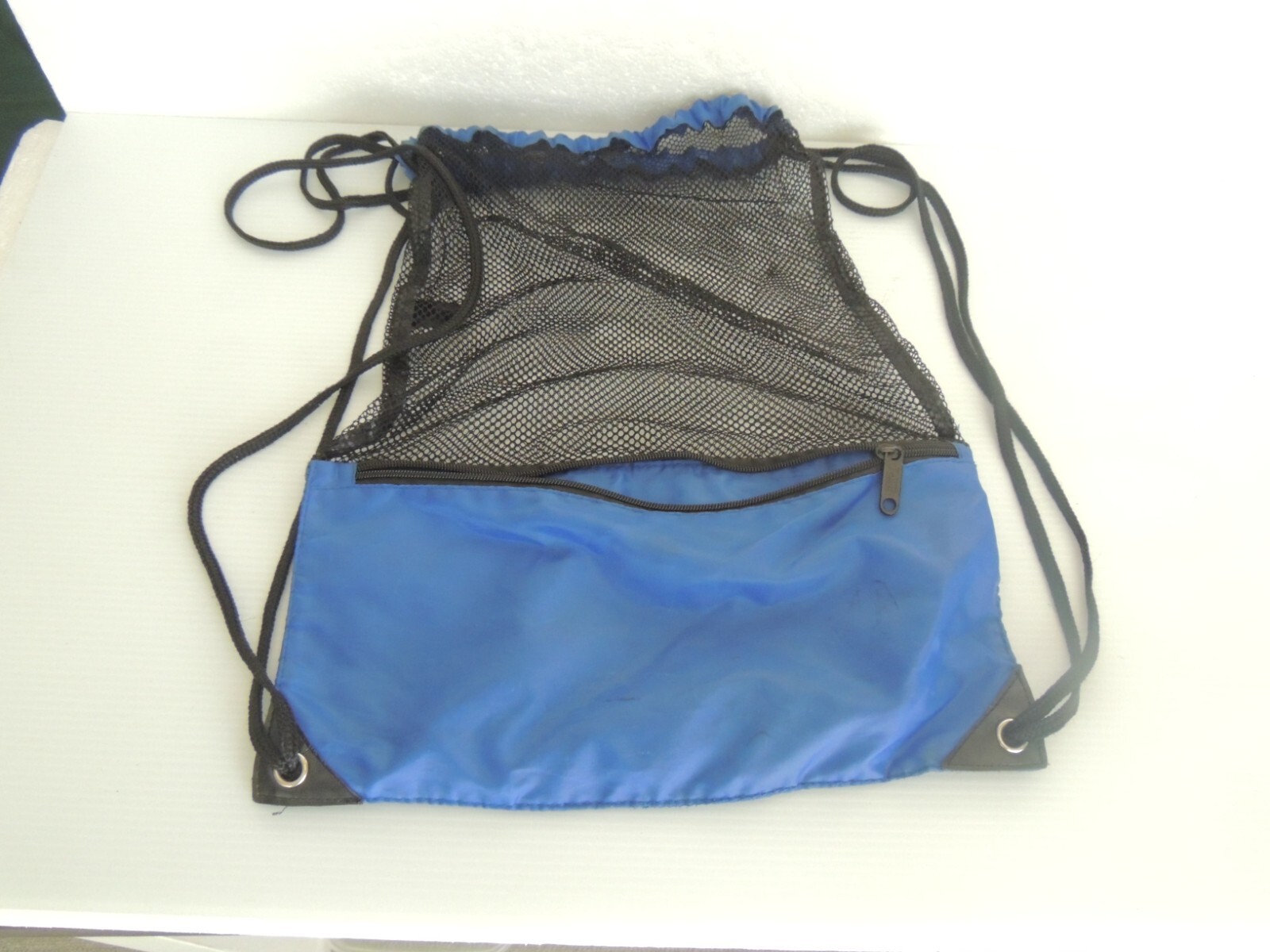 MESH DRAWSTRING SHOULDER OR BACKPACK SPORTS 19 x 14 inch has zipper pocket