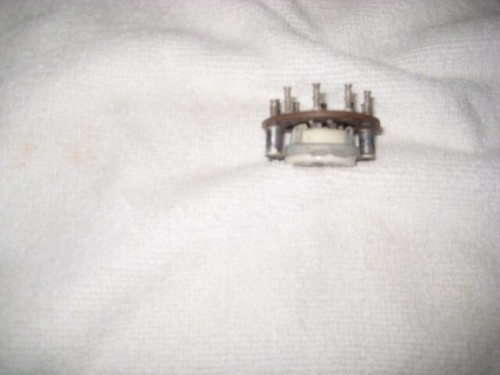 Ceramic Octal tube socket mounted on a breadboard pin breakout, unused - Picture 4 of 4