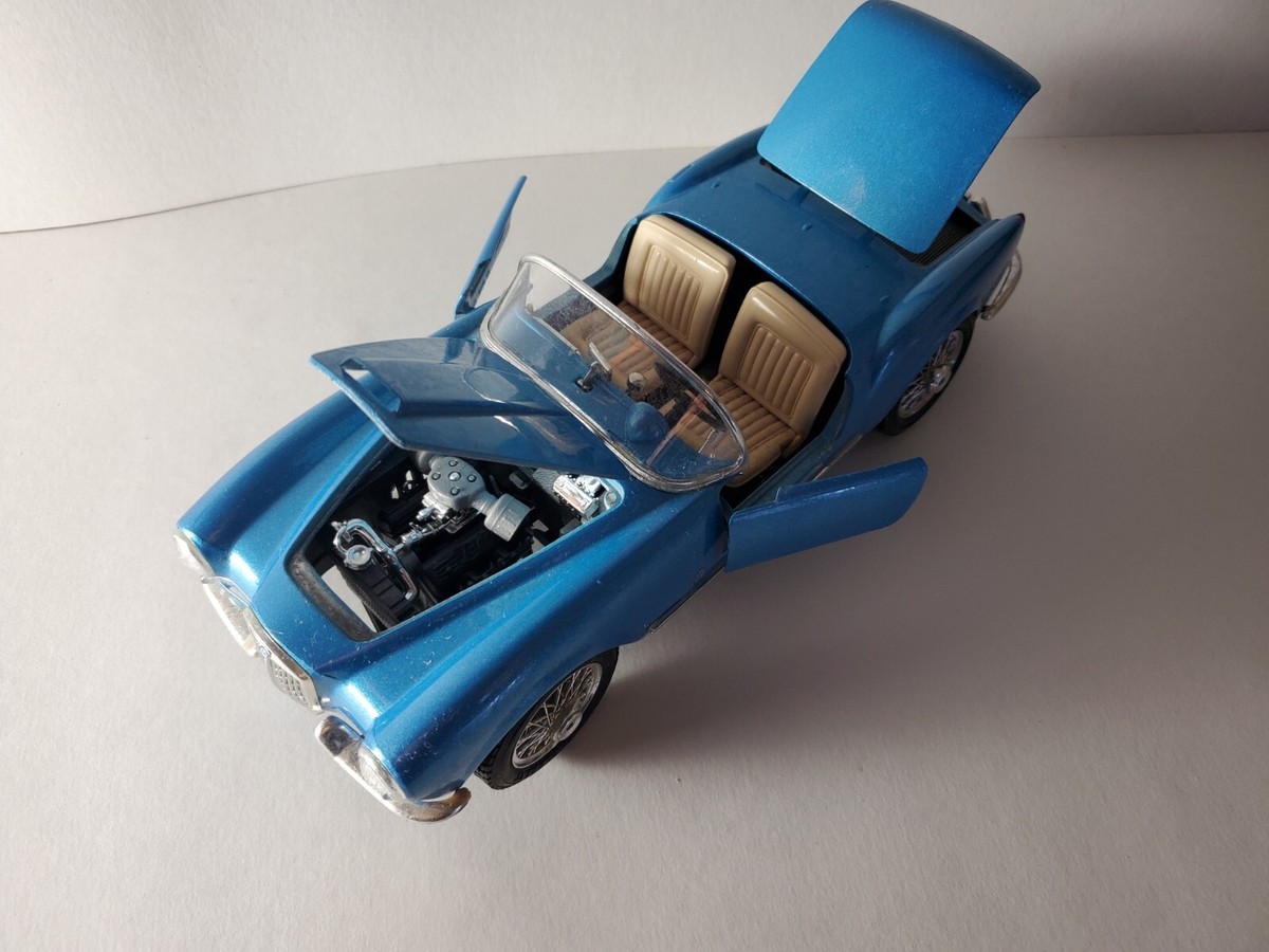 Bburago 1955 Lancia Aurelia B24 Spider Convertible 1:18