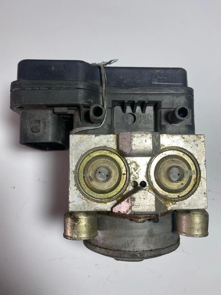 2003-2004 Toyota Tacoma ABS Anti-Lock Brake Control Pump Assembly Module OEM - Image 3 of 4