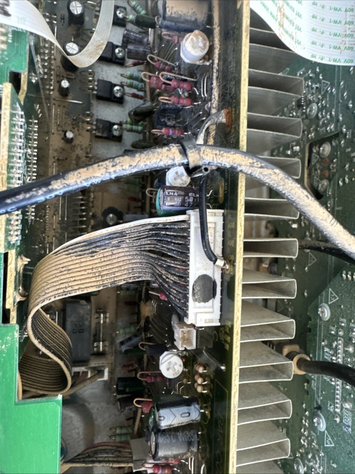 Marantz 7.2Ch 4K Ultra HD, Bluetooth & Heos Built-In & Dolby Atmos For Parts - Image 2 of 4