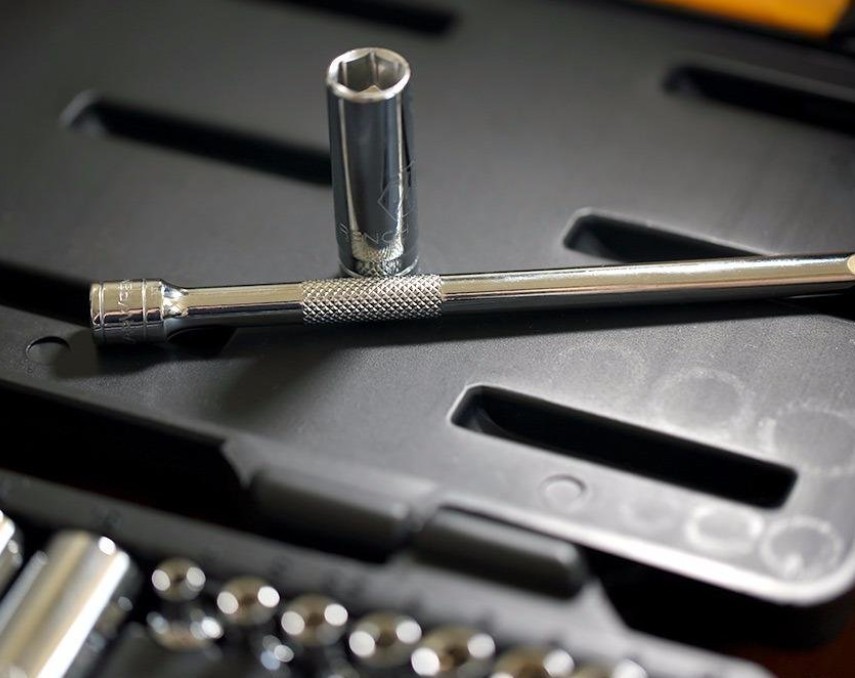 GEARWRENCH 80300P - 51 Pc. 1/4 Inch Drive 6 Pt. 120XP Mechanics Tool Set