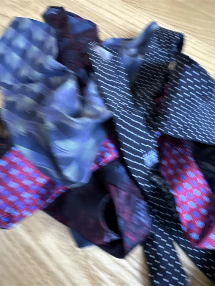 Lote de cuatro corbatas Barney’s Foto 4 de 4