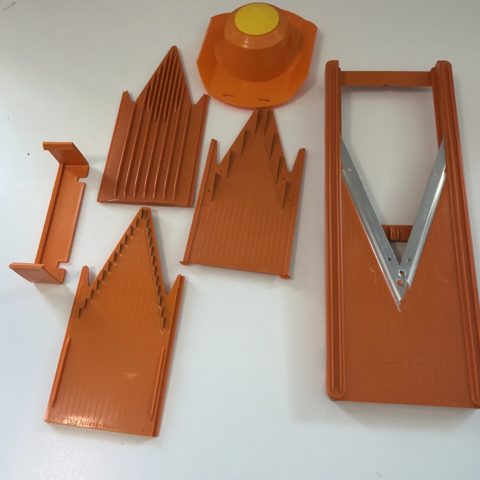 Borner Mandoline V-Slicer in Orange Great condition