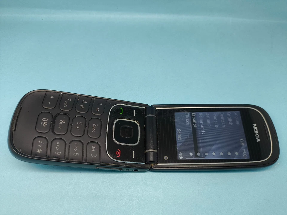 NOKIA 3710 FOLD Black Unlocked Mobile Flip Phone Good Condition - Image 3 of 4