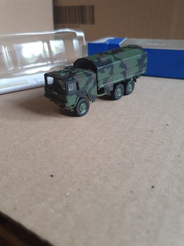 Roco miniatura modello 6x6 camion MAN 452 mimetico e scatola originale con accessori THW - Foto 9 di 15