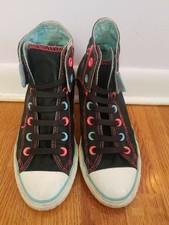 black converse junior size 4