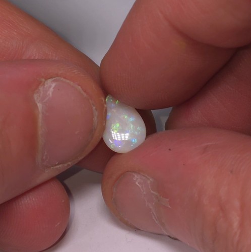 Coober Pedy solid opal. 1.2ct. 12 x 8mm. Natural solid Australian opal - Picture 5 of 6