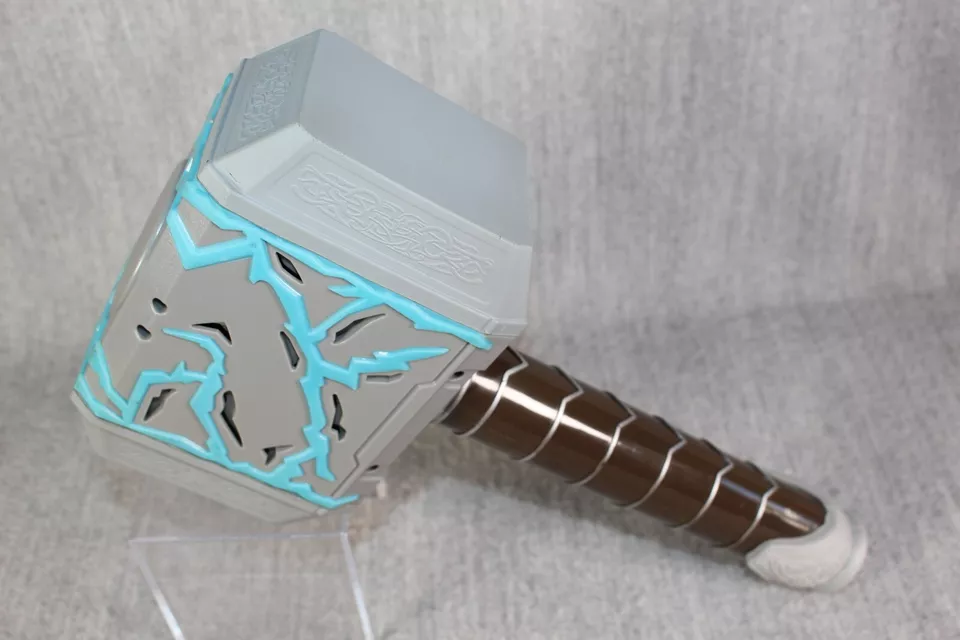 HASBRO MARVEL Thor Battle Hammer Soft Foam Noise Effect 2017 Play Toy Cosplay - Bild 3 von 4