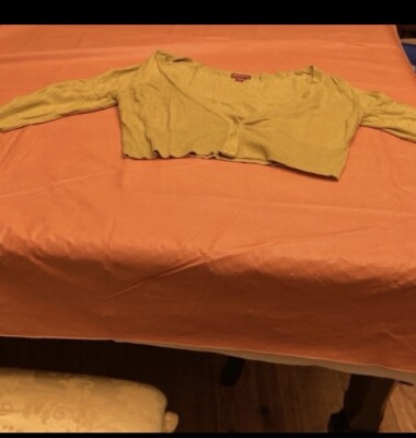 Target Merona ladies juniors XXL shrug button front sweater