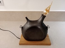 Lampe à poser, lampe de chevet. Métal (ancienne gourde guerre
