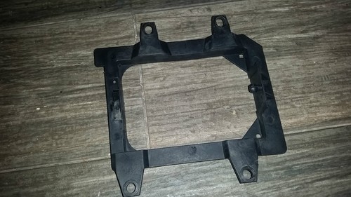 BMW E30 - Halterung Nebenscheinwerfer - links