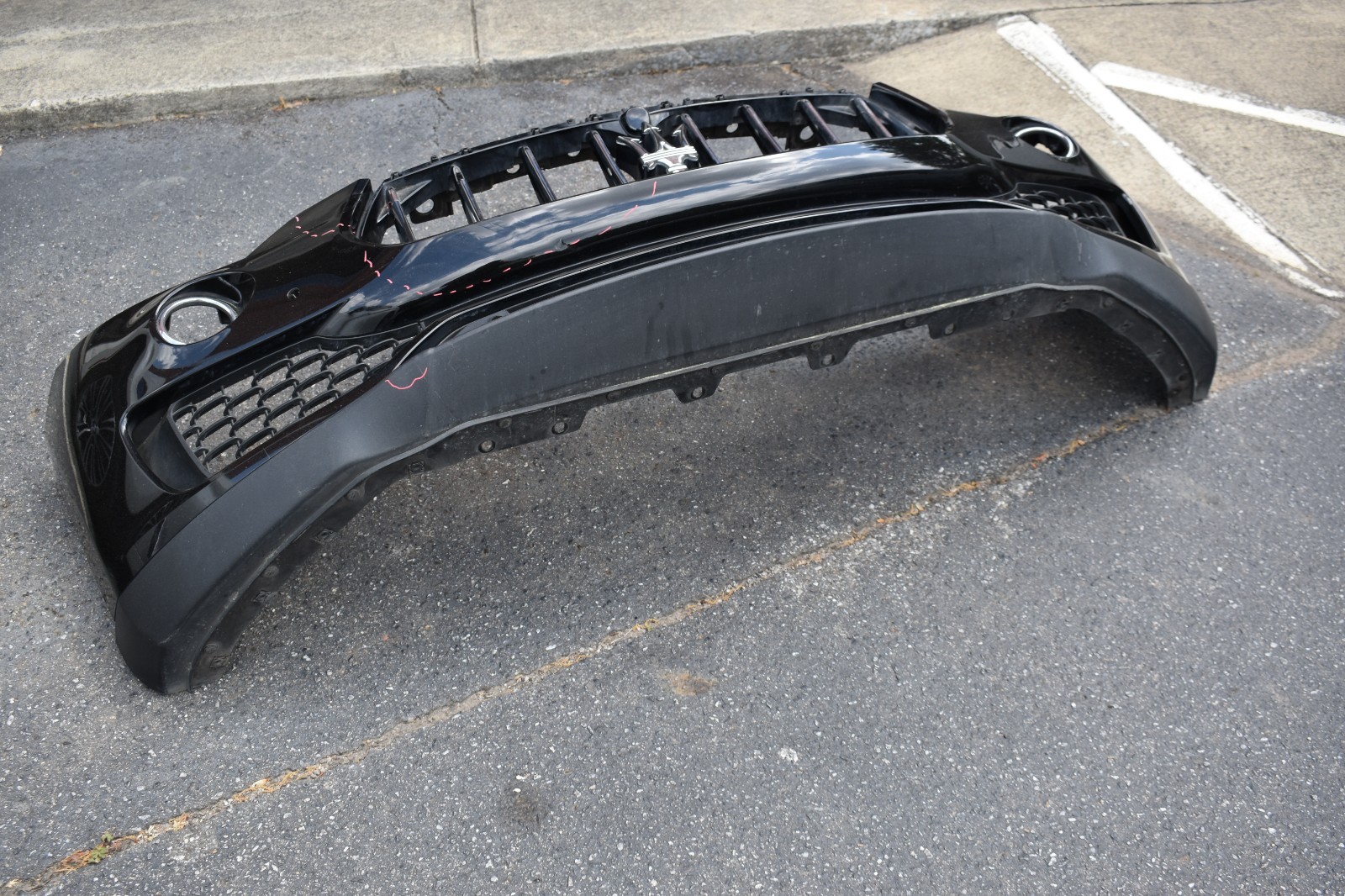 MASERATI LEVANTE FRONT BUMPER with GRILLE CAMERA RADAR GRANLUSSO 2017 -2024