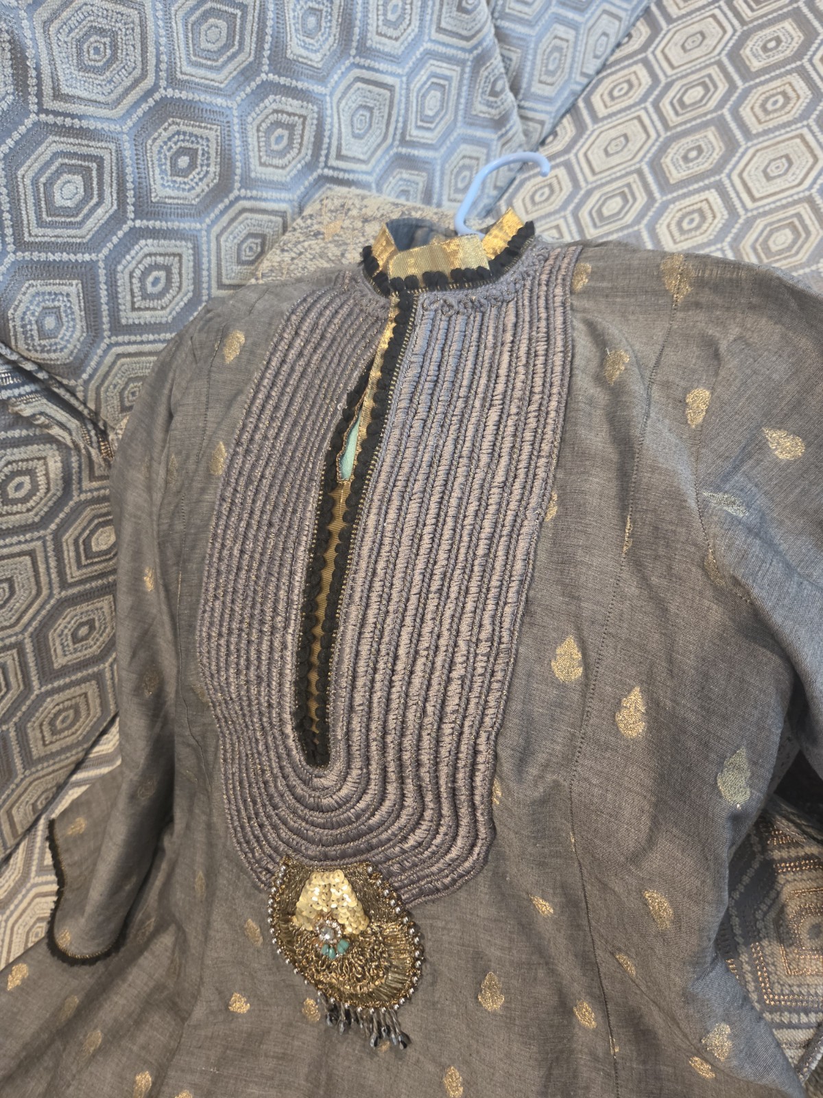 Pakistani Shalwar Kameez - image 5