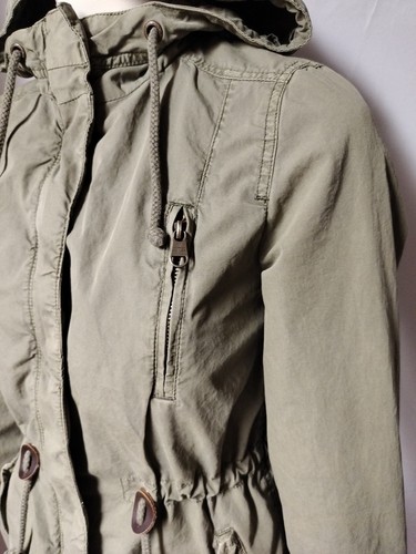 Divided leichte Utility-Jacke mit Reißverschluss/Knöpfen und Kapuze grün, Gr. 2 - Bild 5 von 17