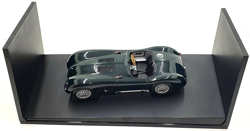 AutoArt 1/18 Scale Diecast 73500 - Jaguar C Type -Green - Image 4 of 4