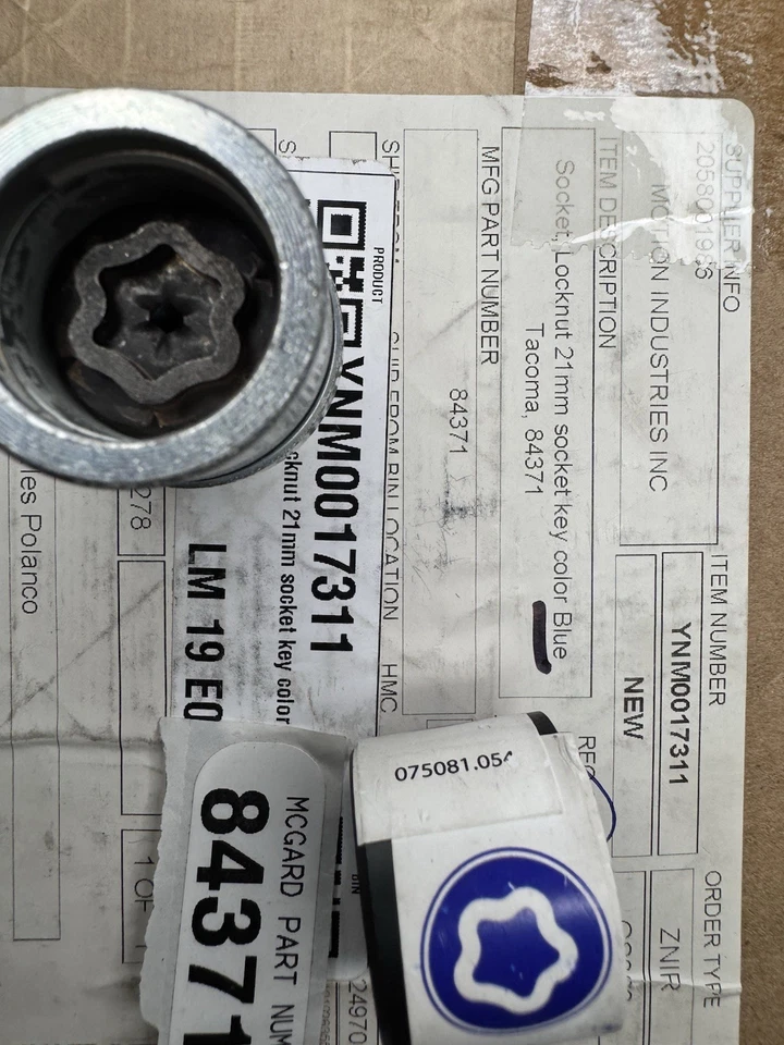 Llave de enchufe McGard 21 mm azul #84371 Foto 3 de 4