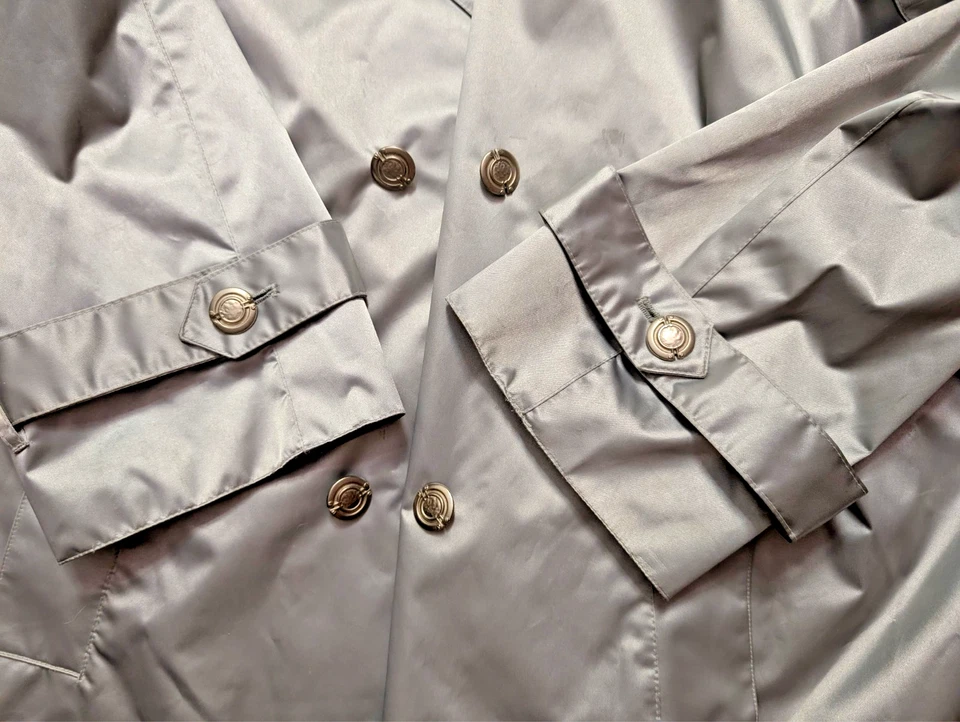 Abrigo Jacque & Koko Together Plateado 27" x 37.5" Chaqueta Todos los Botones Bolsillos Intactos Foto 4 de 4