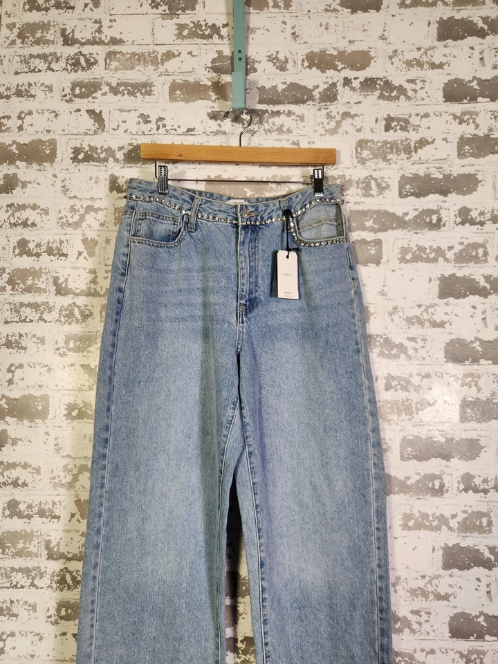 Pantalones de mezclilla Forever 21 lavado claro pierna ancha años 90 talla 31 adornos Y2K Foto 2 de 4
