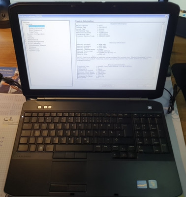 DELL LATITUDE E5520 - 15.6'' HD 4GB-RAM (siehe BIOS Bilder) mit 2 Netzteilen Dell