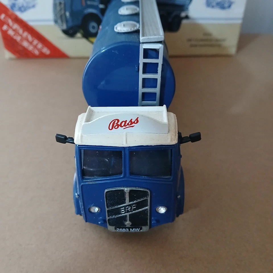 CAMION ERF CYLINDRICAL TANKER BASS WORTHINGTON CORGI CLASSICS - Immagine 4 di 4