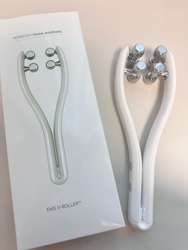 [Honbody] Home Aesthetic Care Solution  EMS V Roller K-Beauty
