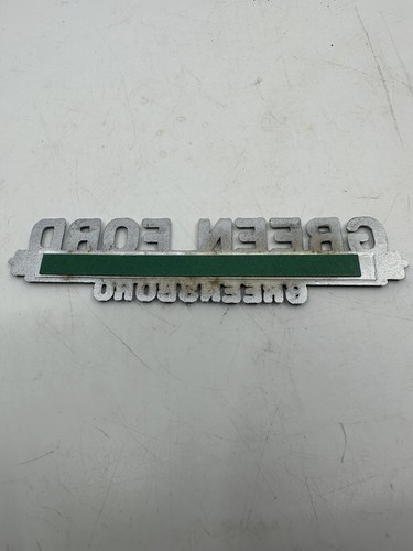 Vintage Green Ford Greensboro North Carolina Metal Dealer Badge Tag Emblem Trunk - 第 3/5 張圖片