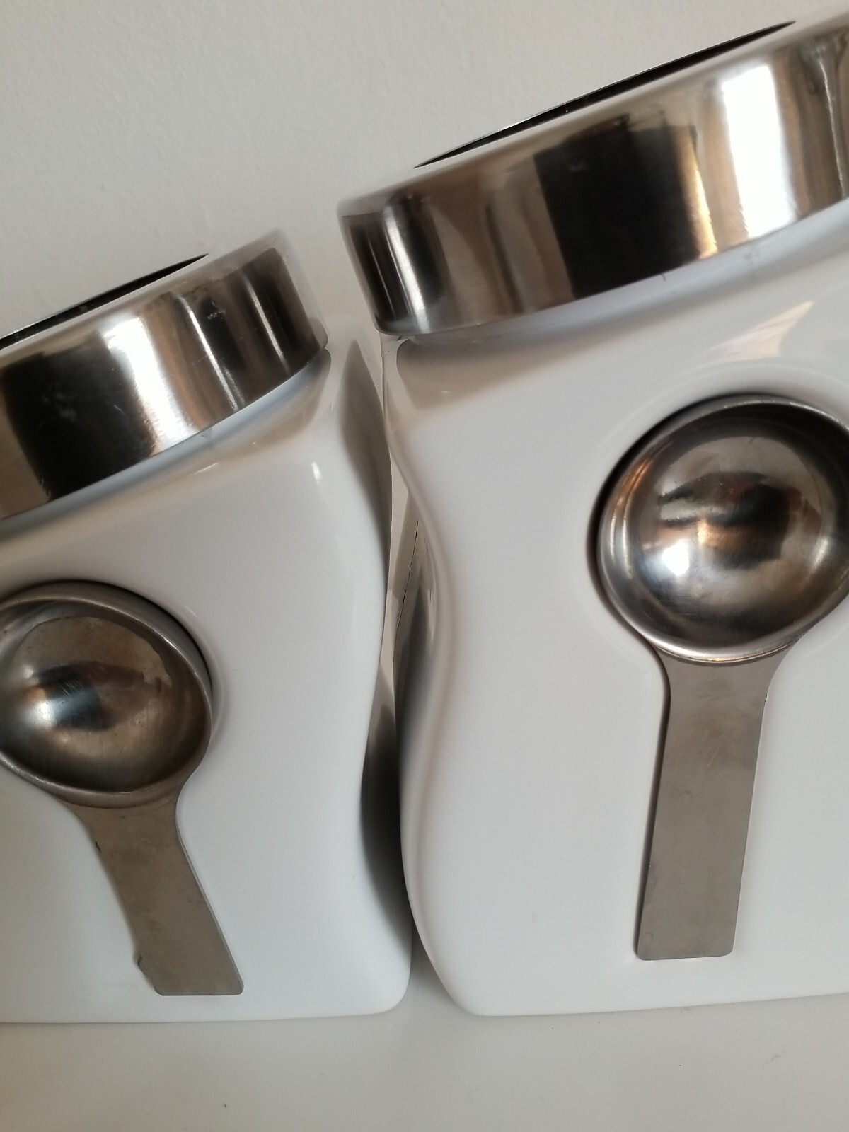 Vintage Retro White Ceramic Wavy Canister w/ Spoon Clear Top