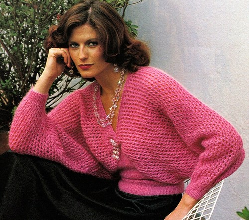 Ladies batwing sweater knitting pattern 