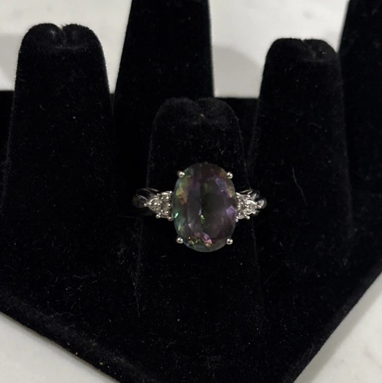 Diamantes de alejandrita de oro blanco sólido de 14K creados en laboratorio talla 6 3/4 Foto 3 de 4