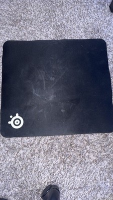 SteelSeries QcK Edge - Cloth Gaming Mouse Pad - stitched edge to prevent wear -