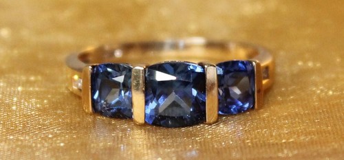 Vintage 9ct Gold Diamond & Created Sapphire Ring
