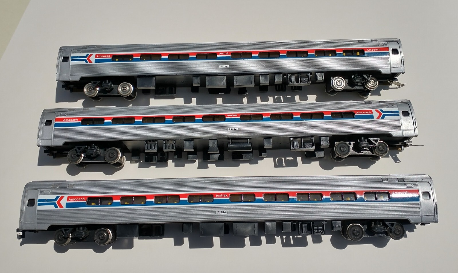 (6/4) BACHMANN HO AMTRAK PASSENGER CARS WITH LIGHTS, NICE!!! eBay