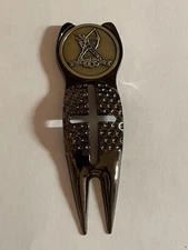 Sherwood C.C. Crosshairs Divot Tool & 1" Coin Golf Marker - Thousand Oaks, CA.