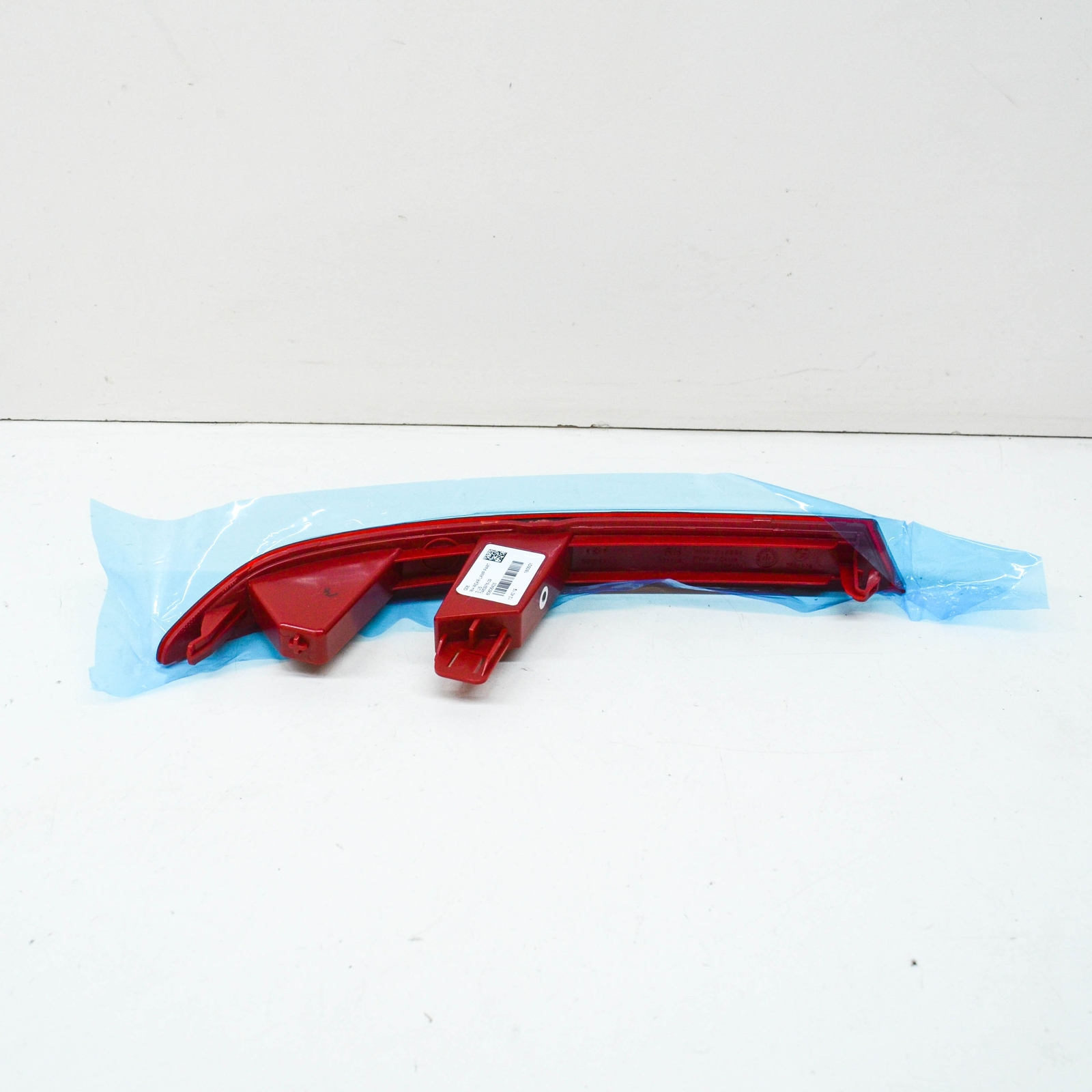 NEW BMW X6 G06 REAR RIGHT BUMPER REFLECTOR 63147463976 7463976