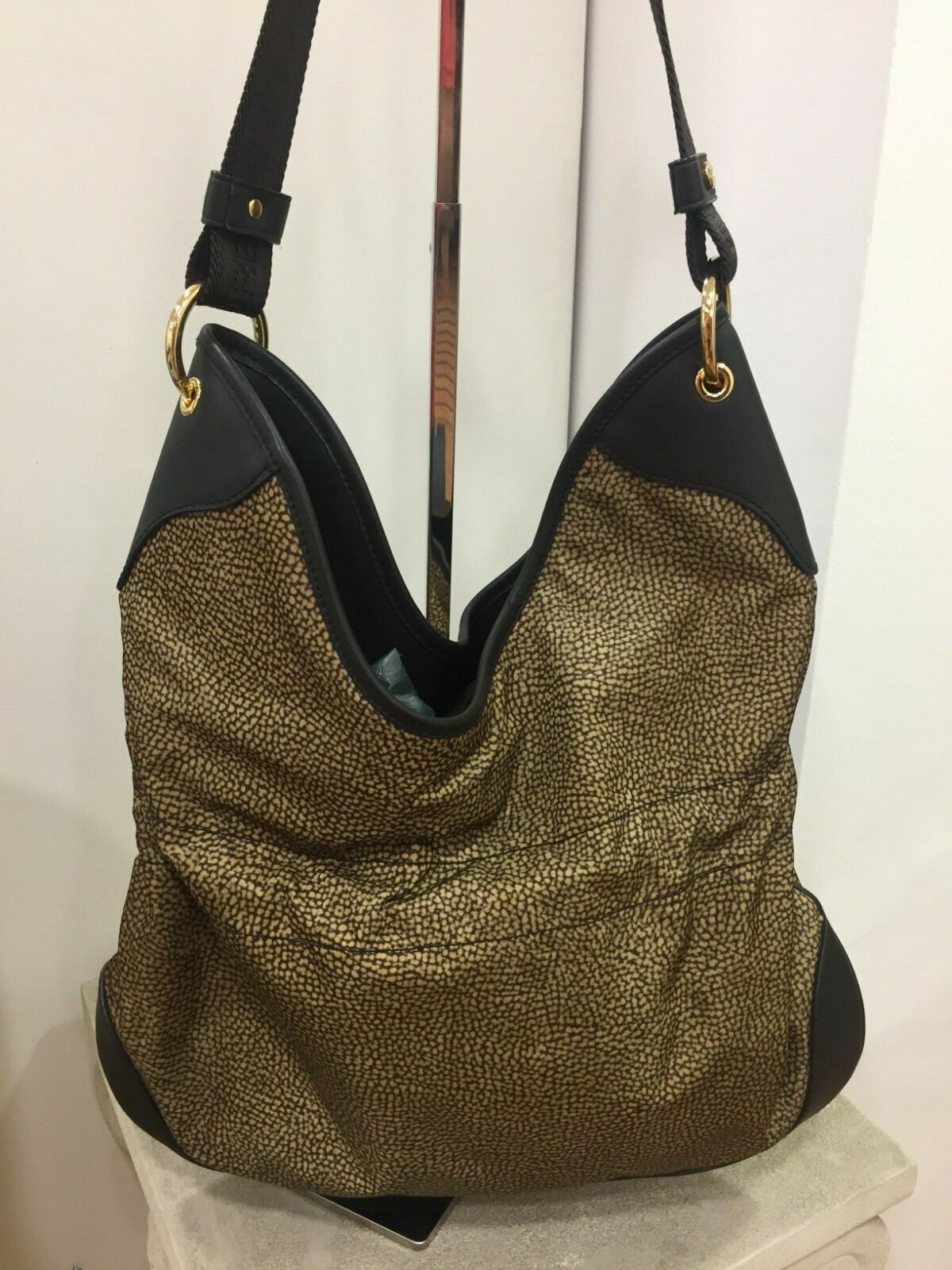 borsa borbonese usata, condizioni perfette, chiusura con cerniera.