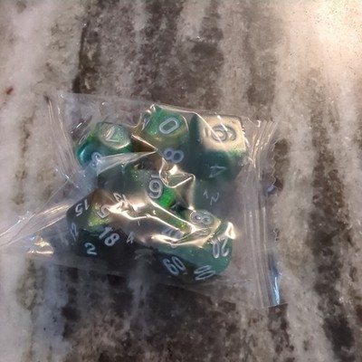   Sparkley Green  7 Dice Set Poly RPG DnD Dungeons Dragons AD&D Pathfinder d20