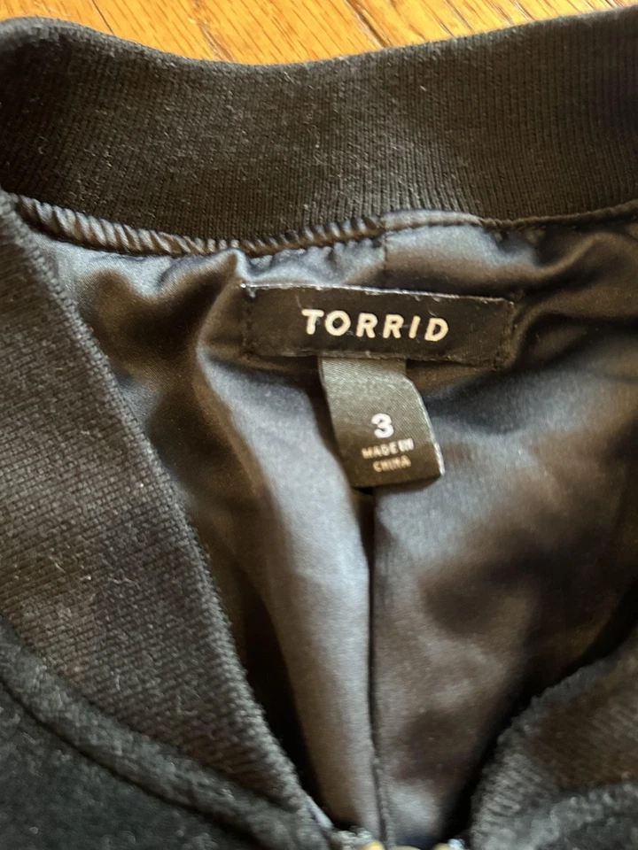 Torrid Jacket Womens 3 Black Floral Embroidered Velvet Bomber Zip Up Boho Style - Image 2 of 4