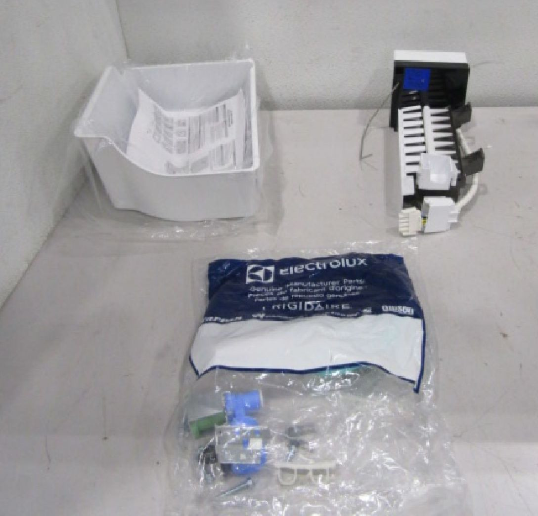 Frigidaire IM116000 Countertop Ice Maker Fast 26lbs Daily