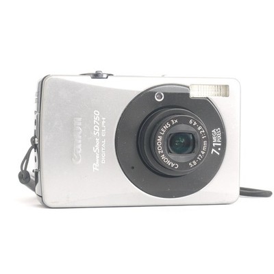 Canon PowerShot Digital ELPH SD750 7.1MP Digital Camera W/ Battery & Charger