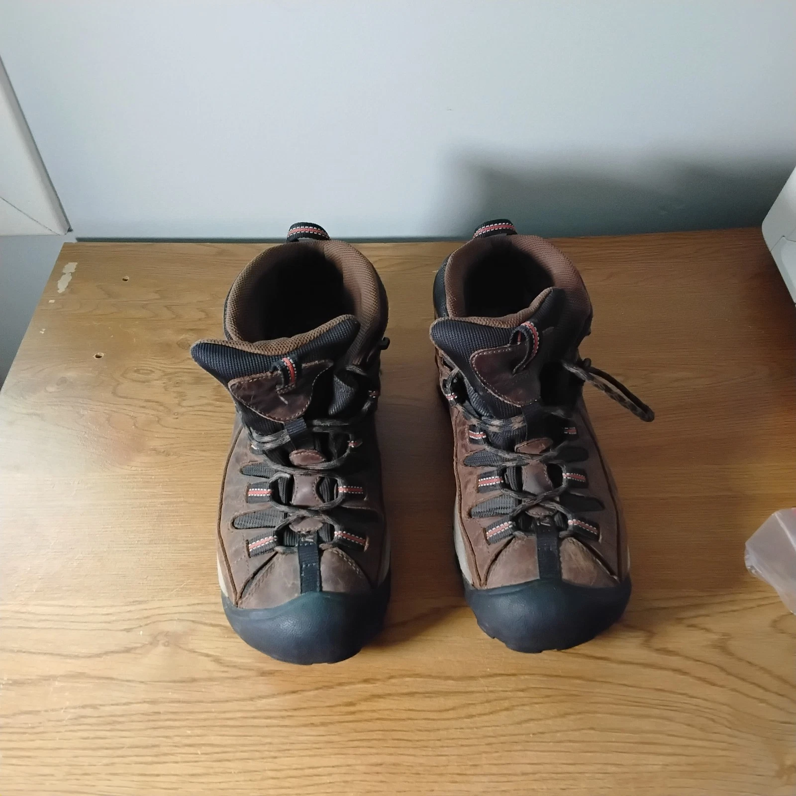 Keen Men's Targh 11Mid Waterproof Hiking Boots S Size 9.5 Excellent Condition.
Opens in a new window