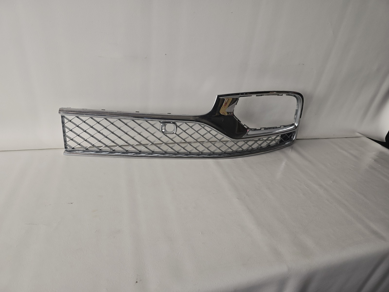 2020-2022 Bentley Flying Spur Bright Chrome Air Guide Grille Mesh 3SE807683 OEM