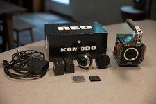 RED KOMODO 6K Cinema Camera Mint Cond. Canon RF  Speedbooster  Cards  Cage