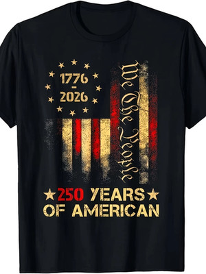 Patriotic Black Plus Size T-Shirt with Golden Star Design and 'We The People'