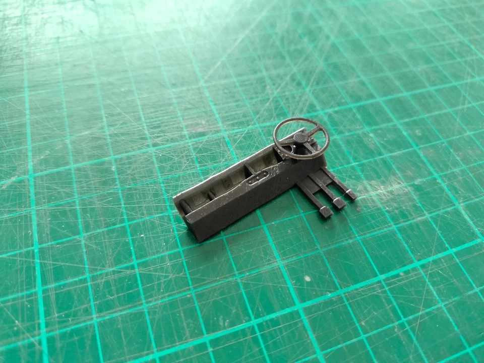 Marge Models Land Rover Right Hand Drive RHD Dashboard 1:32 - Image 3 of 4