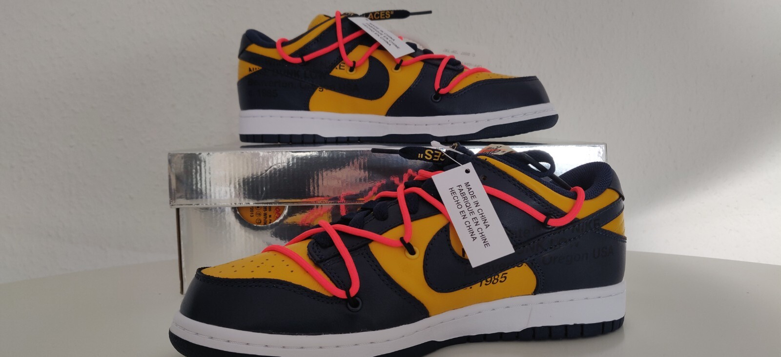 OFF WHITE X NIKE "Nike x Off White Dunk Low ""University Gold