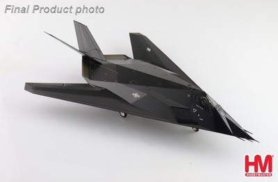 Hobbymaster 1:72 Lockheed F-117A Nighthawk 84-0809 USAF 2022 2xB57 + B61 bombs