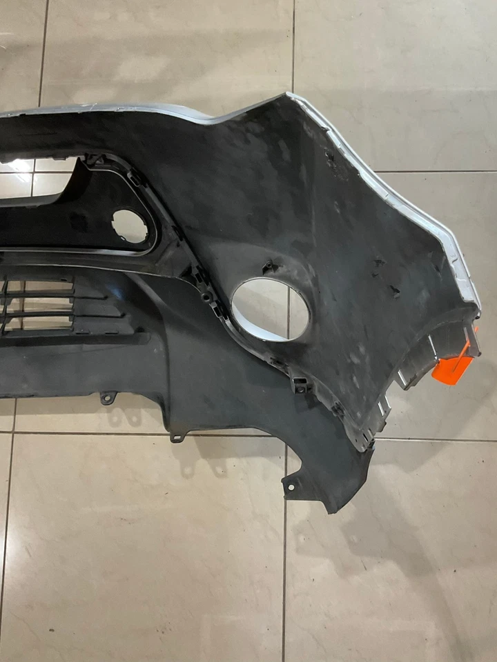 Cubierta de parachoques delantero plateada Toyota RAV4 LE/XLE/Limited 2016-2017 52119 r0110 OEM Foto 2 de 4